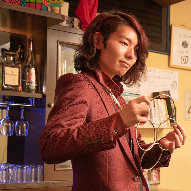 マスター兼マジシャン 竹田恭平